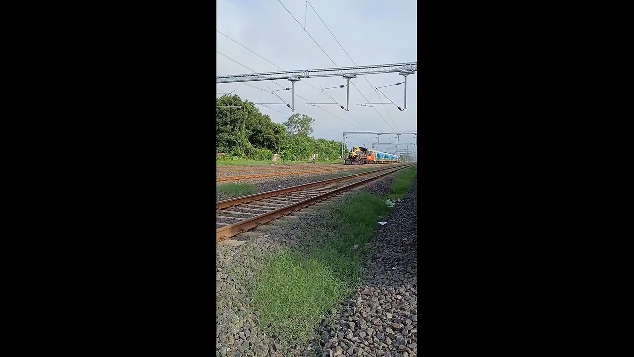 Heritage train leaving from Vadodara yard #train #trains #leave #vadodara #new #yard #today