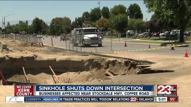 Sinkhole slows traffic, shuts off water for residents in Northwest Bakersfield