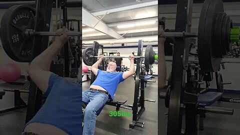 305lbs Incline Bench, Crazy 🤪 old man