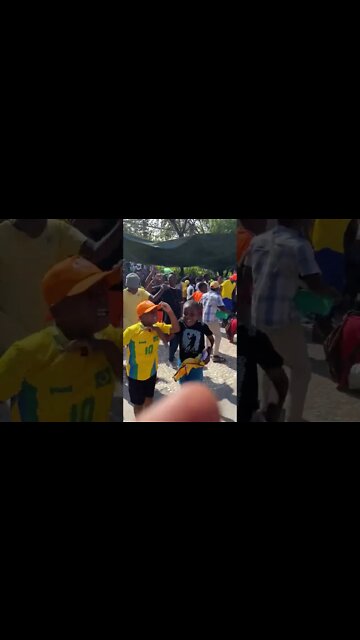 Haitianos comemorando gol do Brasil em partida contra a Suíça na Copa do Mundo do Catar