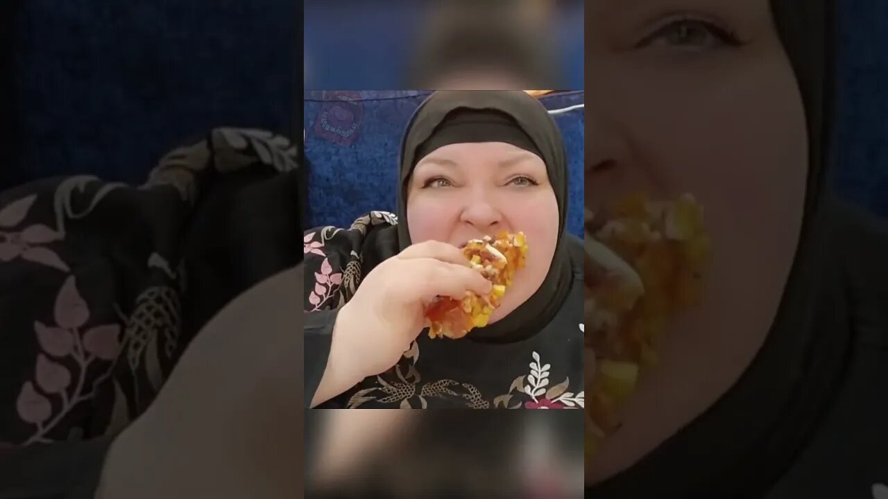 How Many Bites Does It Take Foodie Beauty To Finnish Two Huge Corndogs?