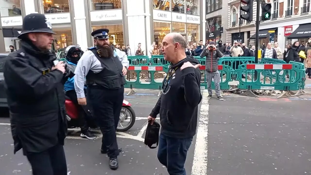 DRIVER GETS OUT OF HIS CAR CONFRONTS EXSTINCTION REBELLION #blocktheroad