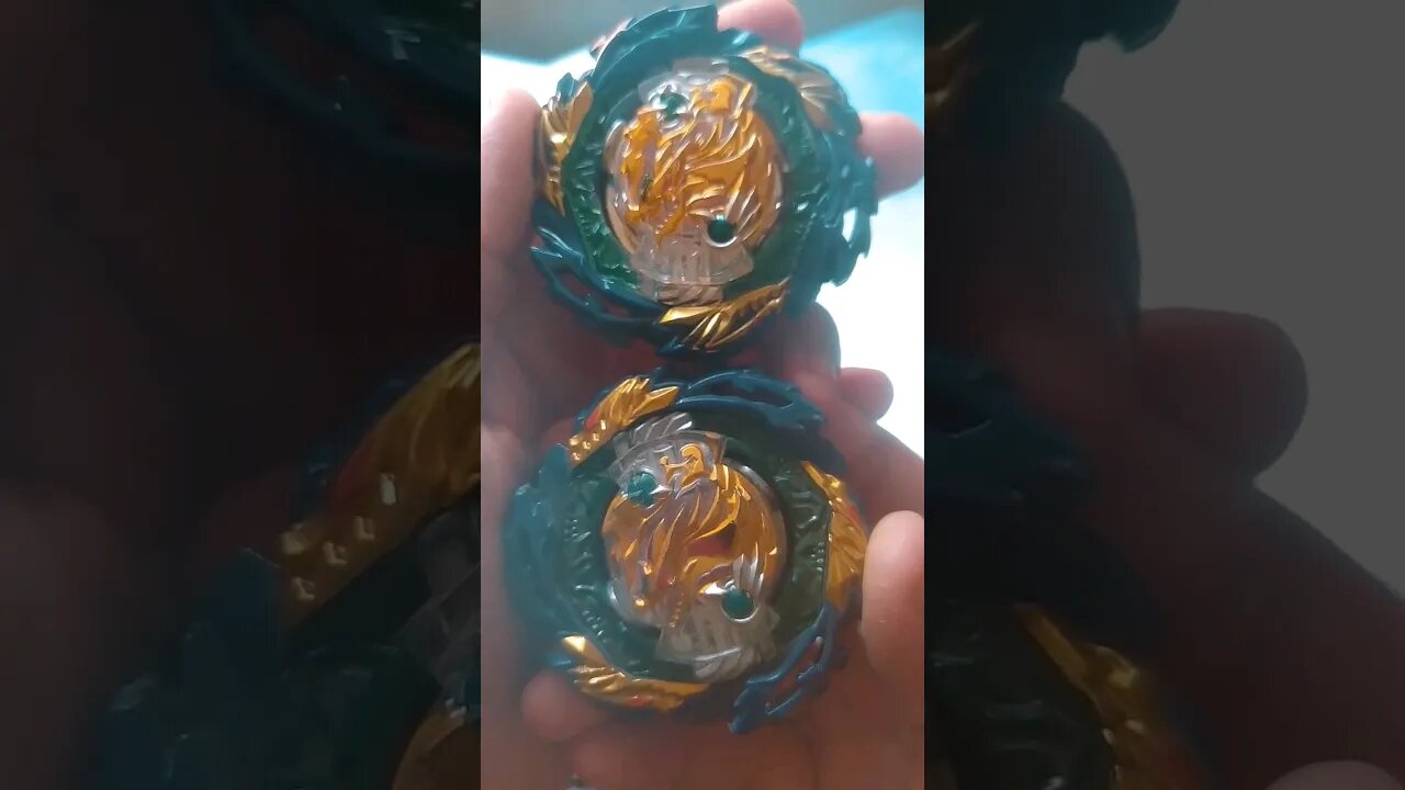 FAFNIR COM BORRACHA VS FAFNIR SEM BORRACHA #beyblade #beybladeburst #batalhadebeyblade