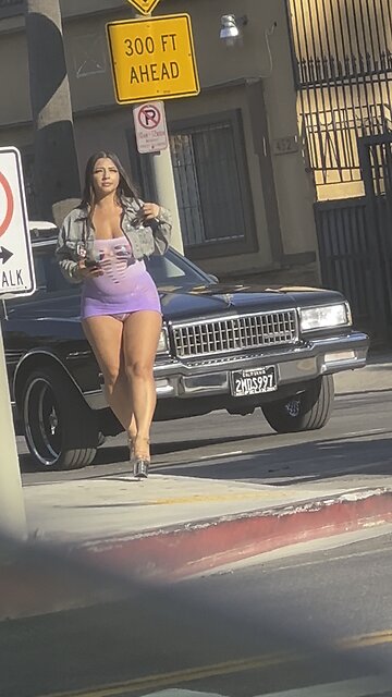 Baddie on Figueroa Street #LosAngeles #Driving