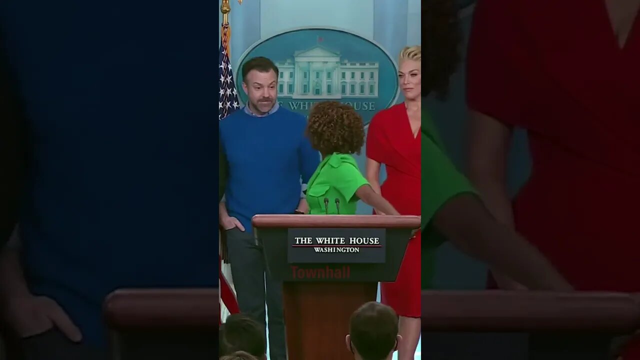 "You're making a mockery of the First Amendment!" KJP loses control of the briefing room