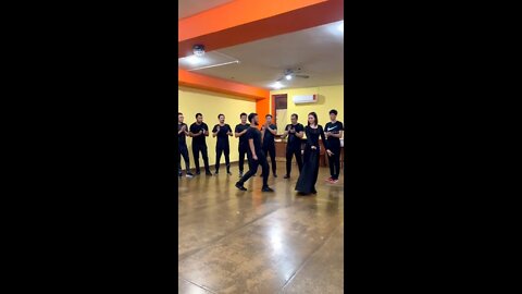 Музыка кавказа / Парни и Девушки классно танцуют лезгинку