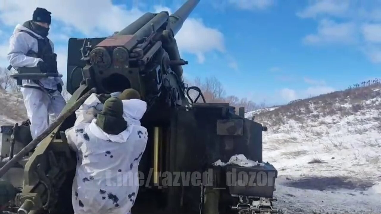 Russian artillery against the Ukrainian military during the battles for Gryanikovka, Kharkov region.