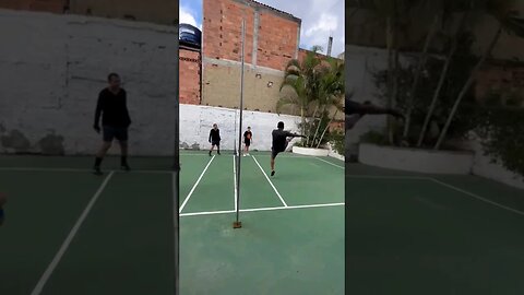 Estilo na cortada, no futetênis! #futebol #futevôlei #futmesa #futemesa #futetenis #futevolei #fut