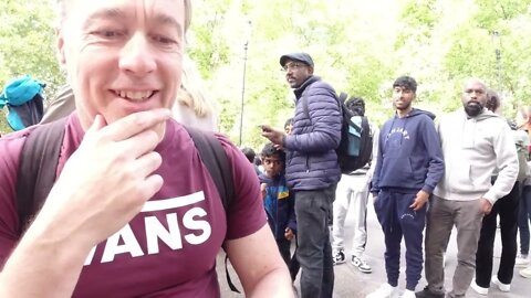 IT'S THE QUEENS SHIP , GEEZER JOHNSON REPORTS