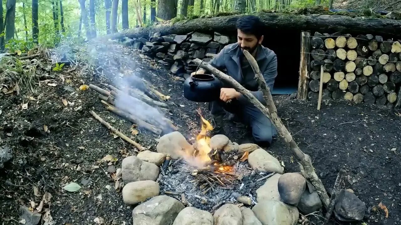 Camping, building wood and rock forest houses and fireplaces, quail cooking - survival, DIY $$ 4