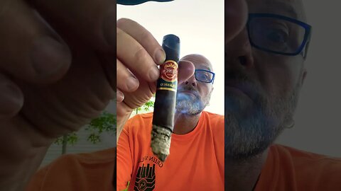 Rv Cigar #atnoahshouse #ytpcpipecommunity #customblends #northversailles #pipelife #boutique #ytpc