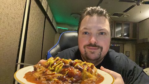 Let’s Chat While I Do A Chili Dog Mukbang! 😋