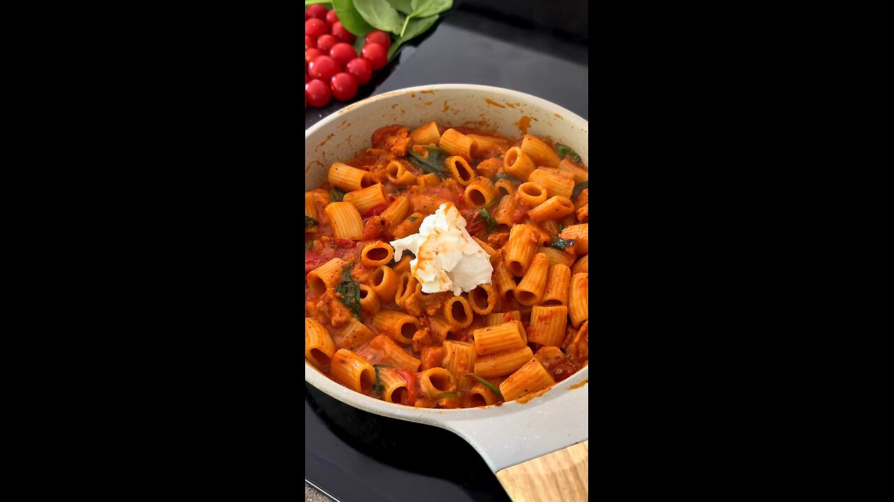 Rigatoni Pasta with Red Sauce! 🍅❤️