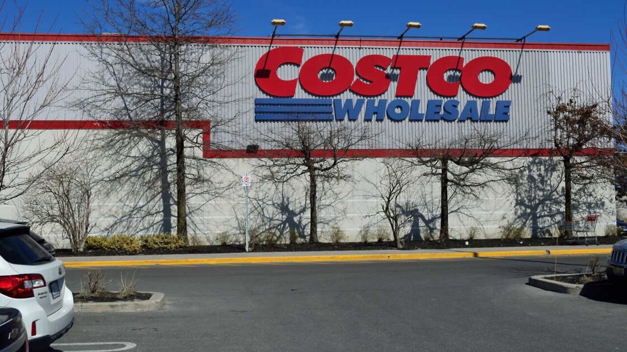 These Salads Kits From Costco Have Been Recalled Due To 'Metal Or Plastic' Inside