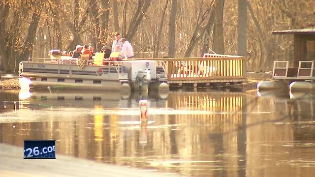 Wolf River sees historical crest