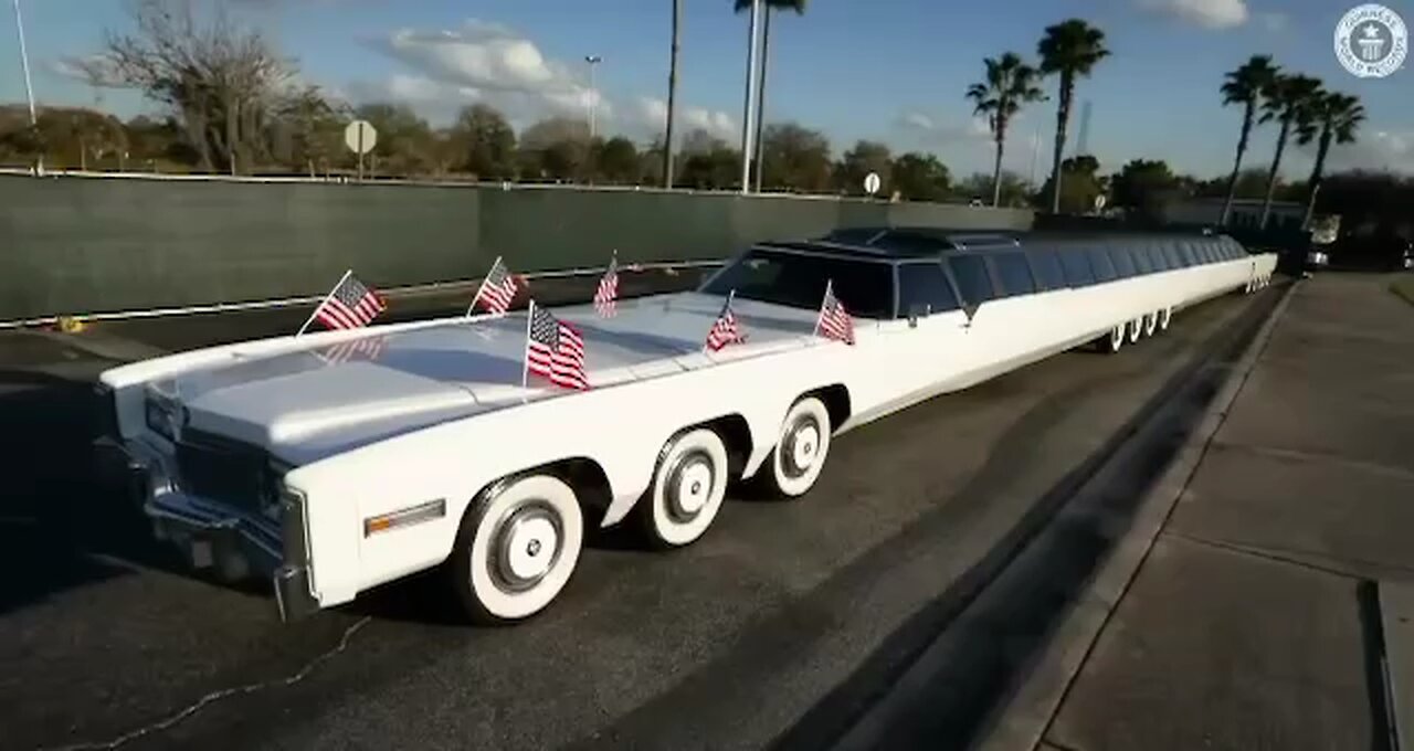 This is what the longest car in the world!