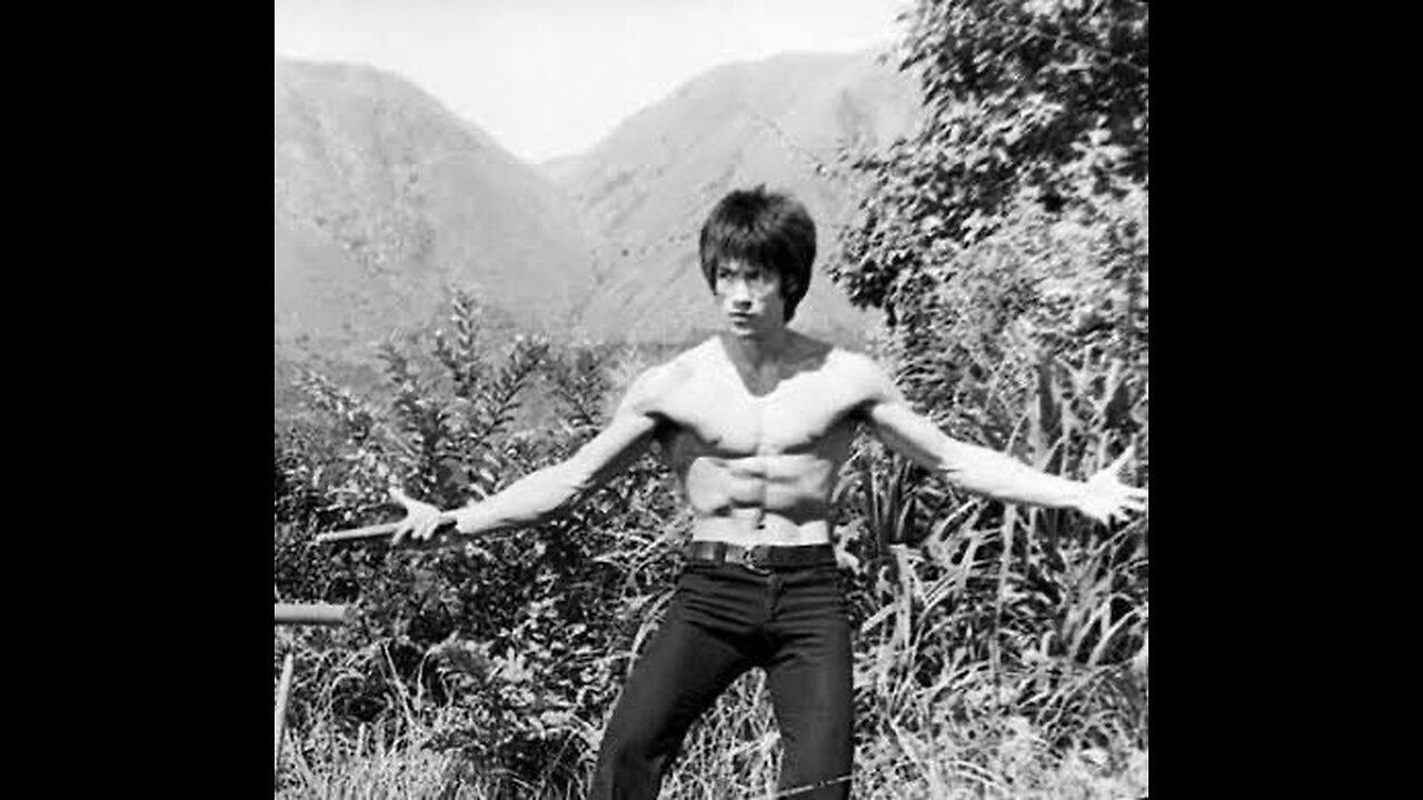 Cross kick Studio Films Bruce Lee Game of Death