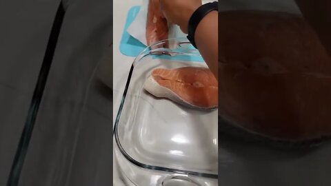 He's not fat, he's transslender | @kayjeecare on IG 👍🏽🤣 #shorts #salmon #fish