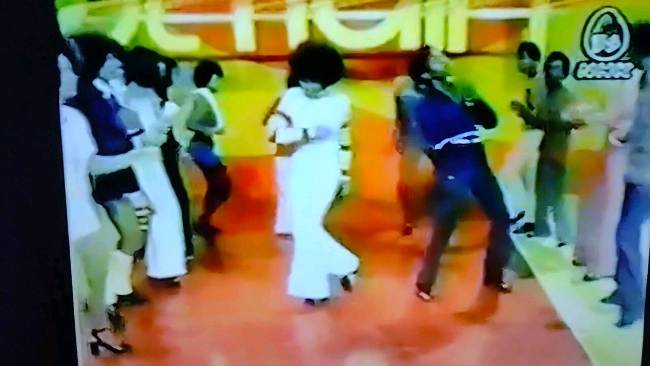 Four Tops 1972 Hey Man We Got To Get You A Woman Soul Train Dancers