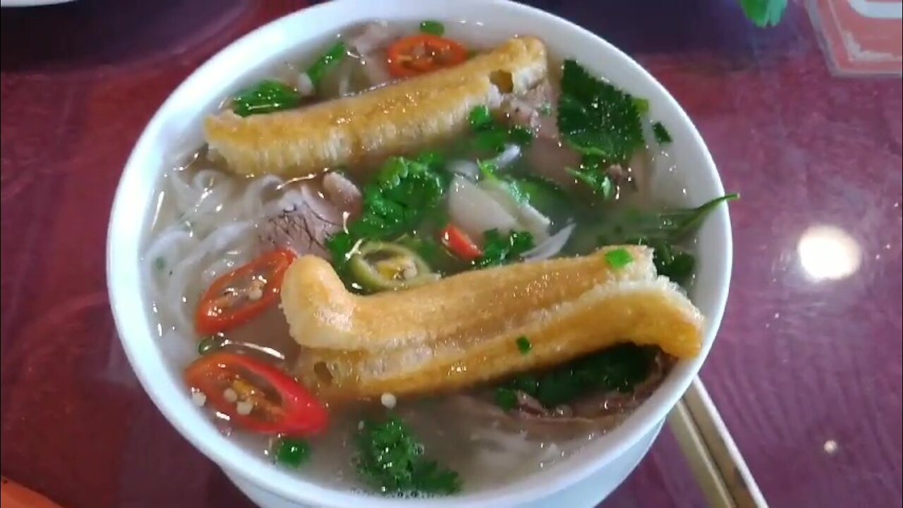 This is Vietnamese local rice noodles.