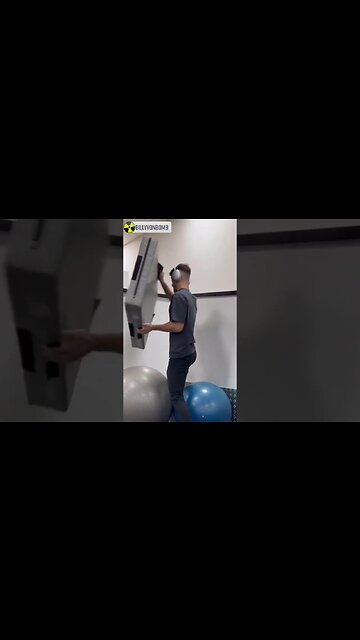 She Can't Find A Spotter