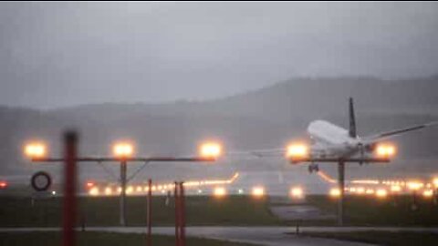 Storm forårsager nogle skræmmende landinger i Zürich