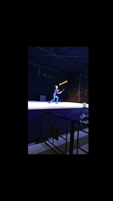 Guy shows amazing talent on the stage