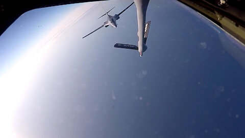 B1-B Lancer aerial refuel timelapse