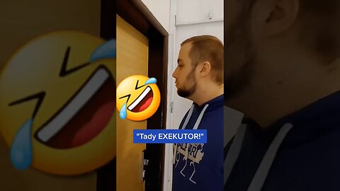 KLEPAL na MĚ EXEKUTOR! ŘEKL JSEM MU, že NEJSEM DOMA! NEUVĚŘÍTE, CO MI ODPOVĚDĚL! 😲😥 #funny #shorts