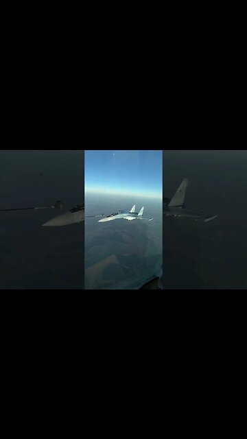 Reabastecimento em voo de caça russo Sukhoi Su-35.