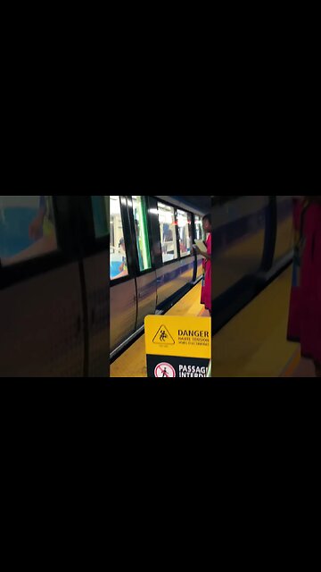 Close-by Montréal métro arrival #viralvideo #montreal #publictransport #travel #station