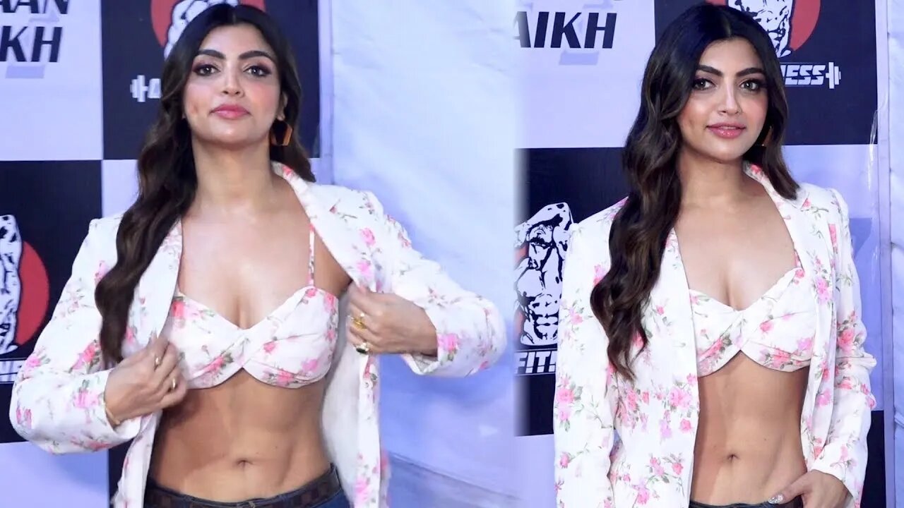 Akanksha Puri Flaunt Her Flat ABS At Adnaan Shaikh's New Gym Launch Event