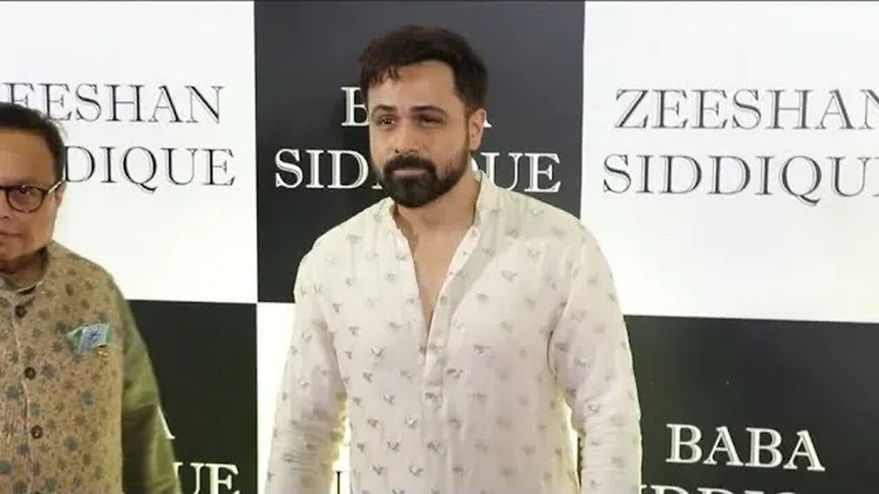 Emraan Hashmi Arrived at Baba & Zeeshan Siddique Iftaar Party 😍🔥📸