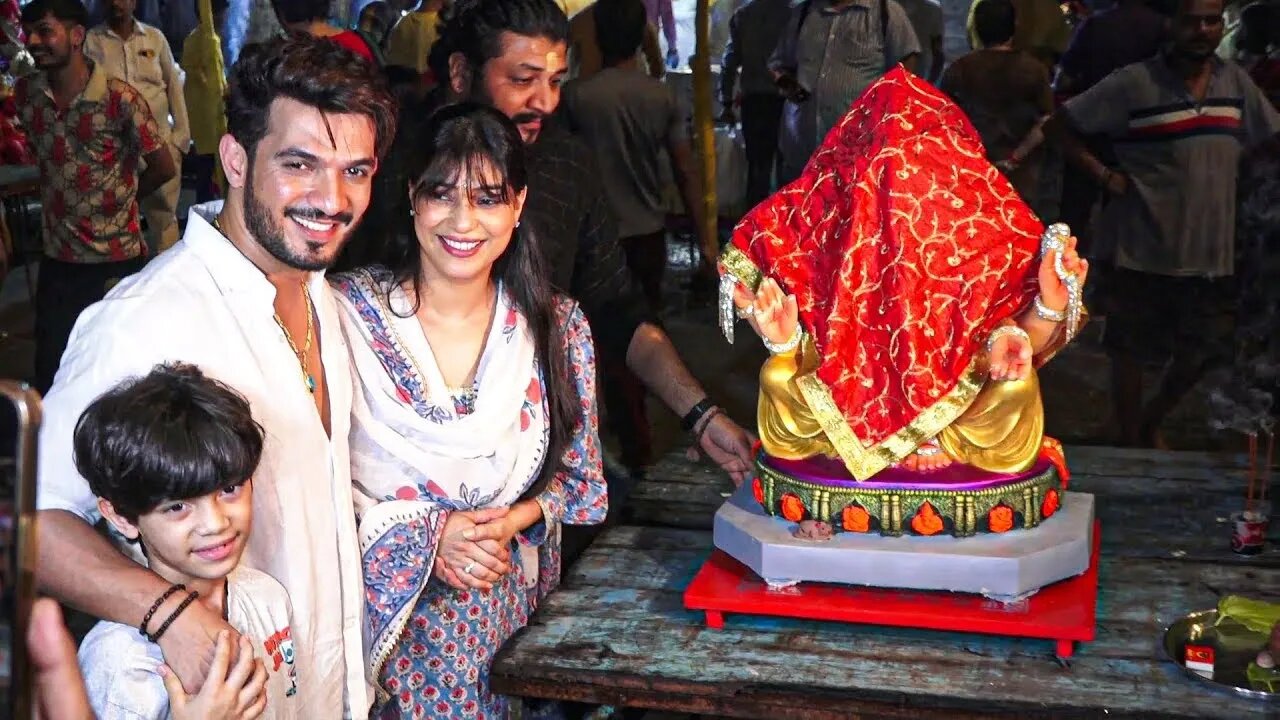 Arjun Bijlani With Wife Neha Swami & Son Ayaan Bijlani To Take Beloved Ganpati Bappa At Home 🤩💖📸