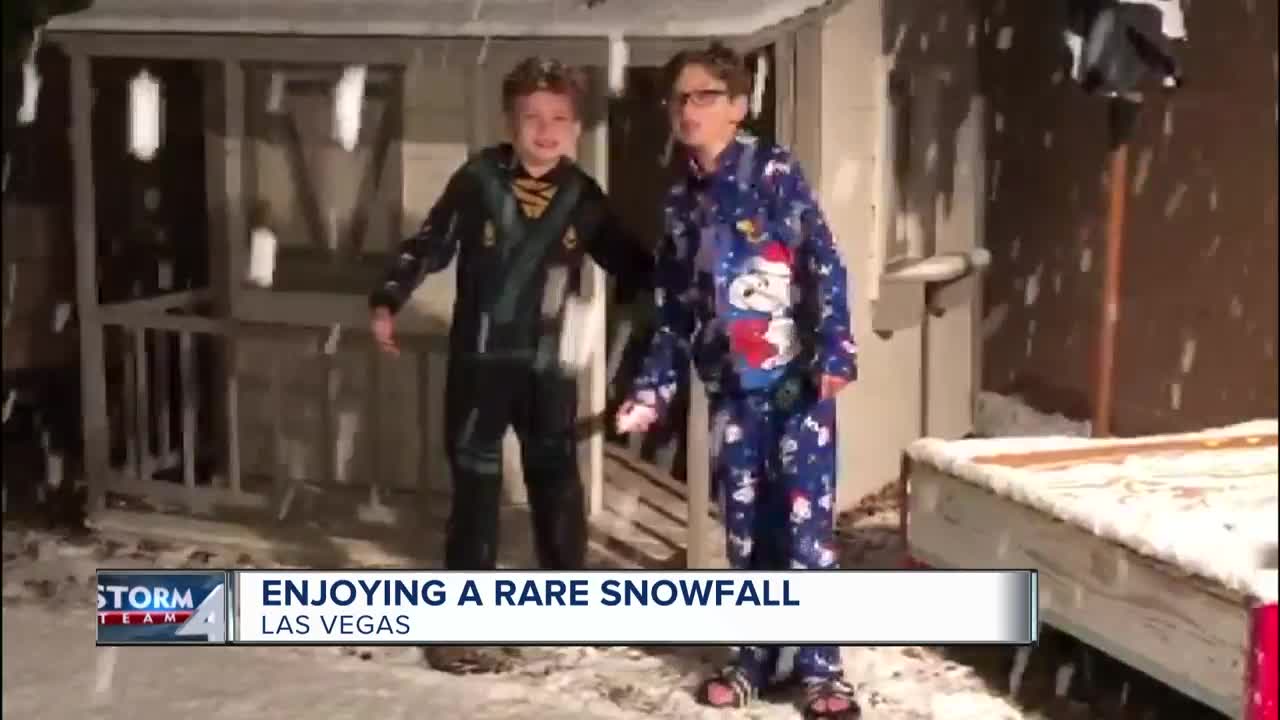 Vegas kids enjoying a rare snowfall