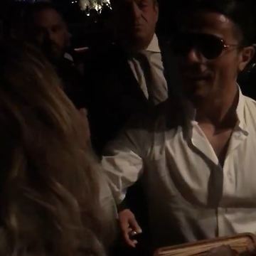 Η Μελίνα Ασλανίδου δοκιμάζει τις λιχουδιές του Νισρέτ