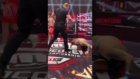 His lights went off. 🧐😳😳 #viral #fyp #mma #trending #funny