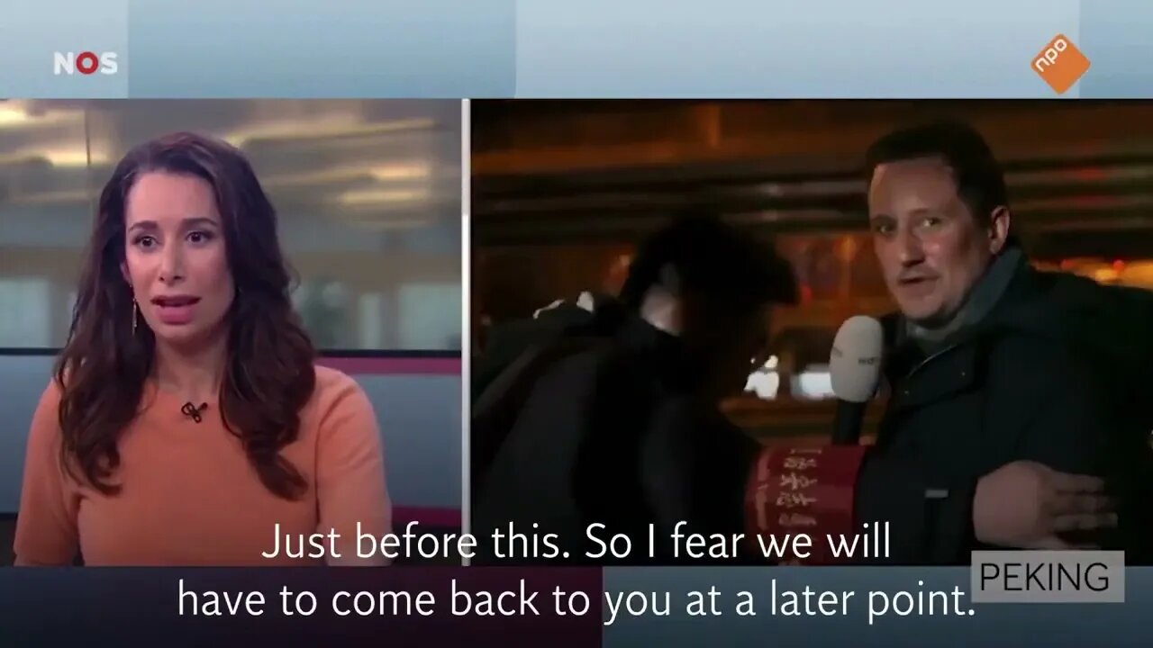 荷兰记者直播北京奥运开幕时，遭中共“红袖章”安保推搡强行驱赶，直播中断，画面“火”遍全网。《时刻新闻》2022年2月4日