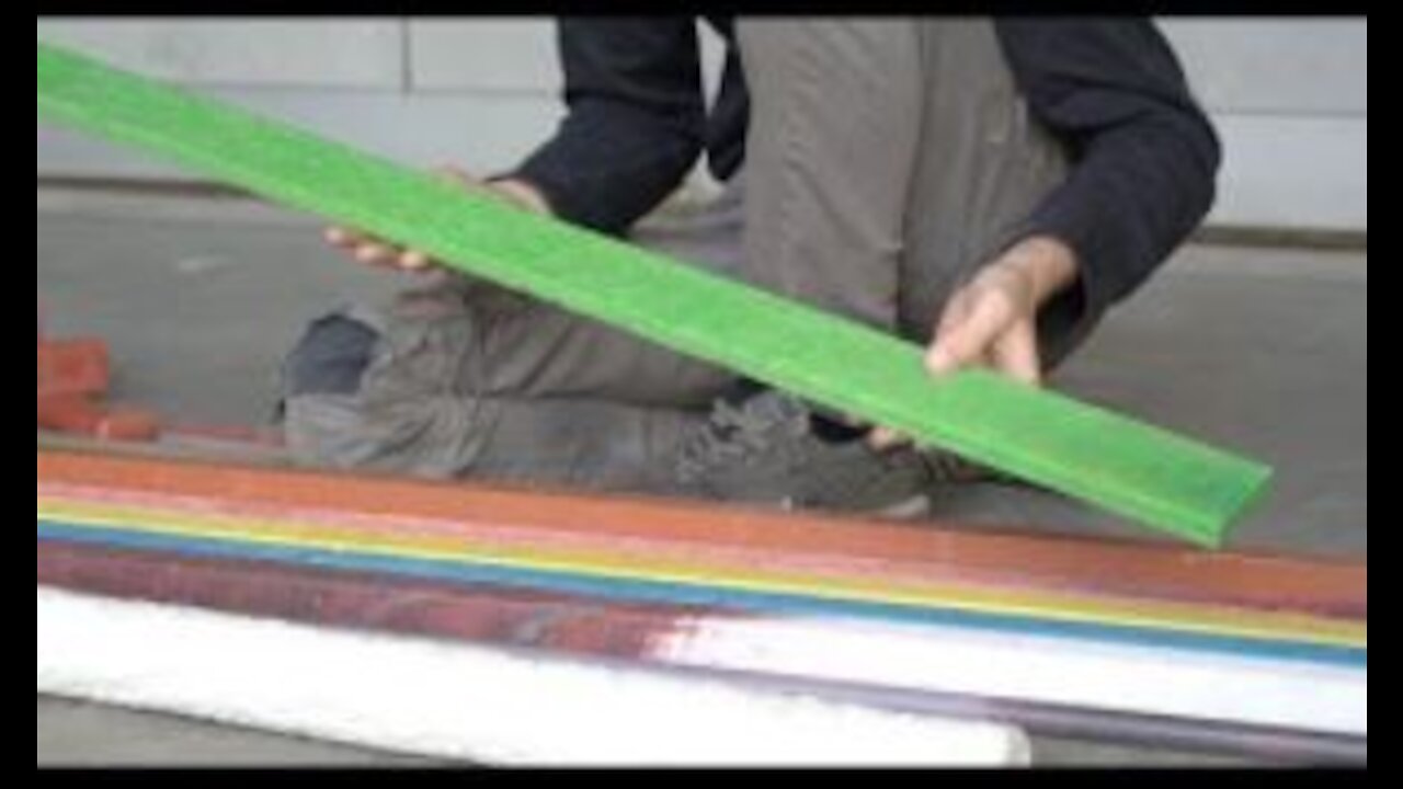 Extrude beams from plastic waste