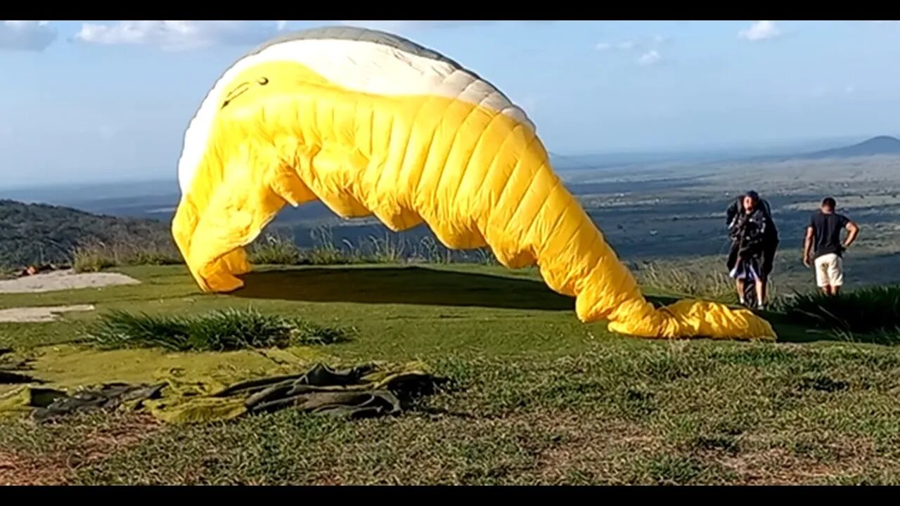 VOO ESPETACULAR DE PARA-PENTE COM O PILOTO KIKO: VOO LIVRE, BOQUEIRÃO - SANTA TEREZINHA, BA