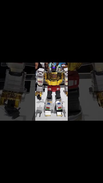 Exclusive Peek at Grimlock G1 Transformer | First Dinosaur Robotic Transformer at Comic Con