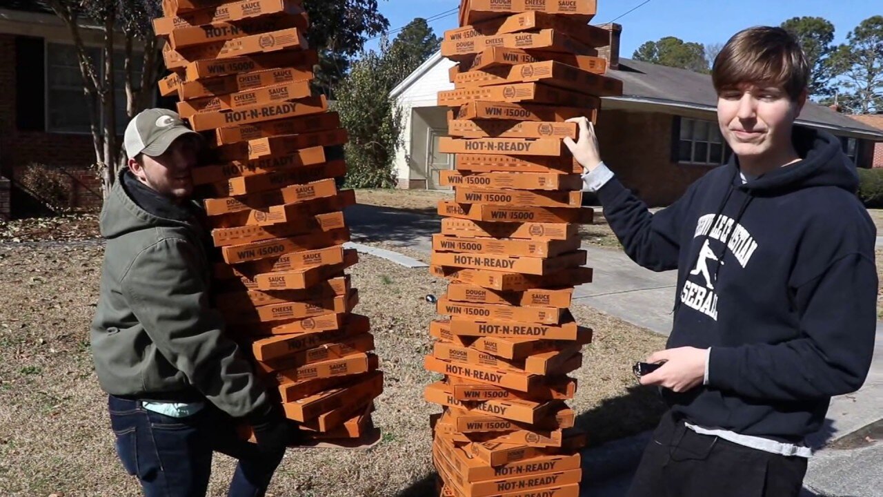 We Delivered 100 Pizzas To Random Houses || MrBeast || Rumble