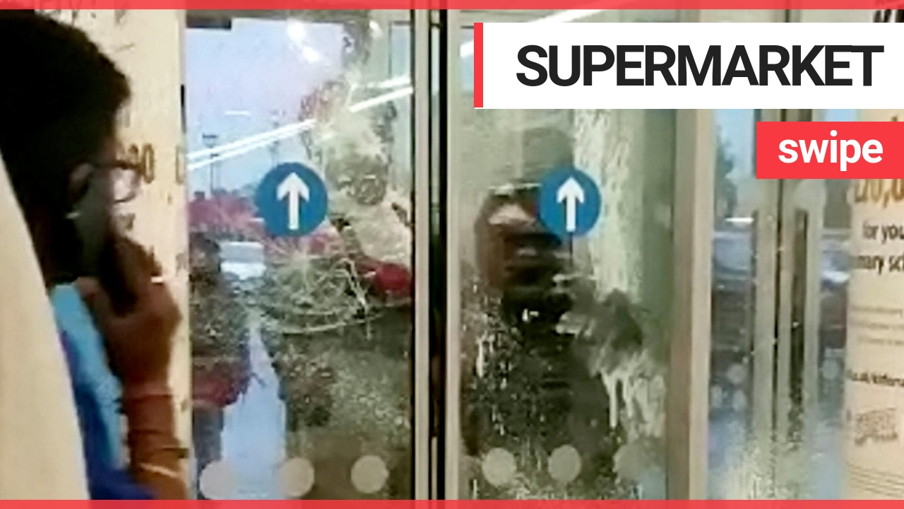 Gang of youths caught trying to smash their way into supermarket