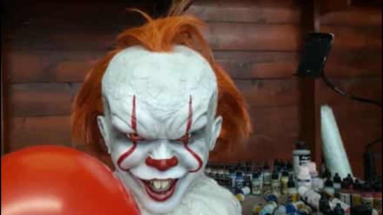 Un artiste crée une sculpture effrayante de Pennywise