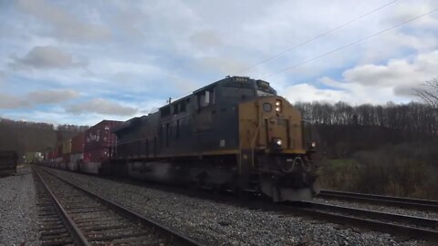 An eastbound intermodal @ CP Yoder