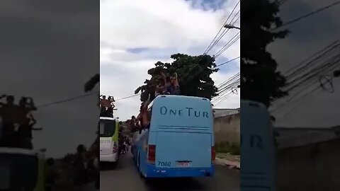 3 ônibus da organizada do Vasco indo pro Maracanã trocar os ingressos