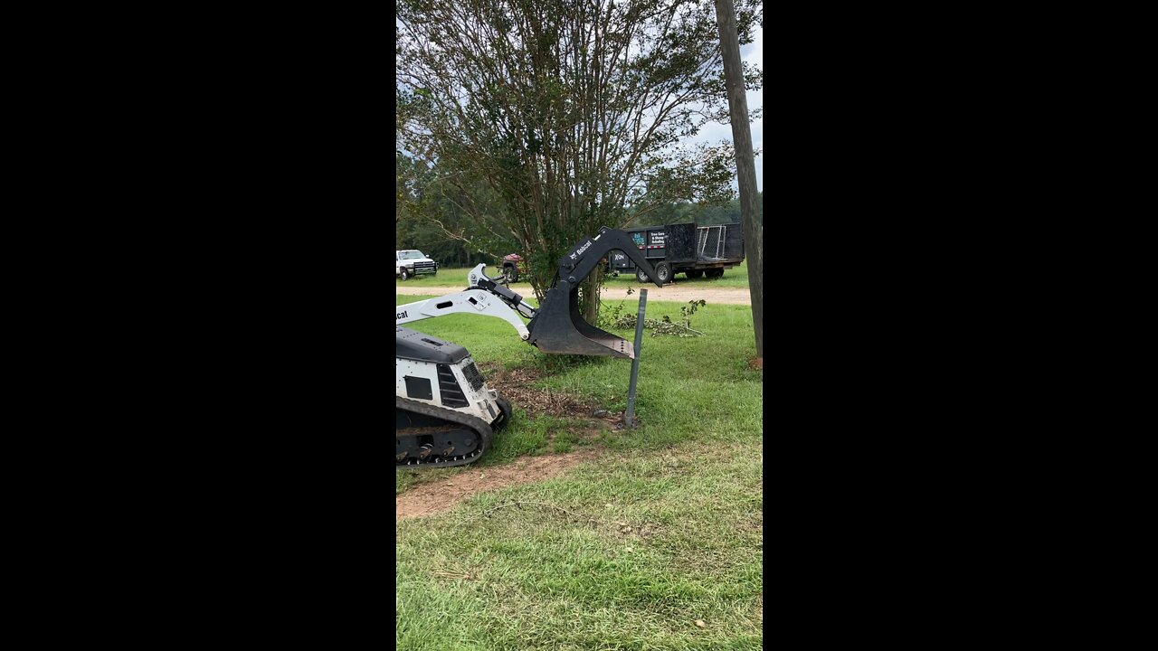 MT85 Bobcat demolition