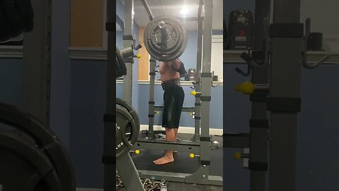 Squatting 295lbs 5x5/ beginner gains exploding