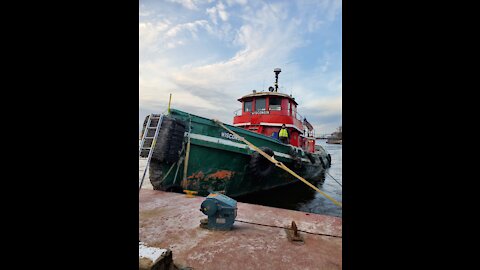 Great Lakes Tug Wisconsin pushing barges, Green Bay, Fox River. Oldest Tug on the Great Lakes