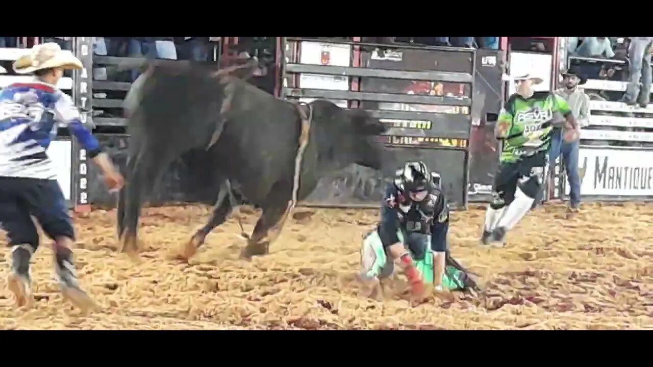 EXPO ARTUR 2022 MONTARIA EM TOUROS 21/10/22 (P11)
